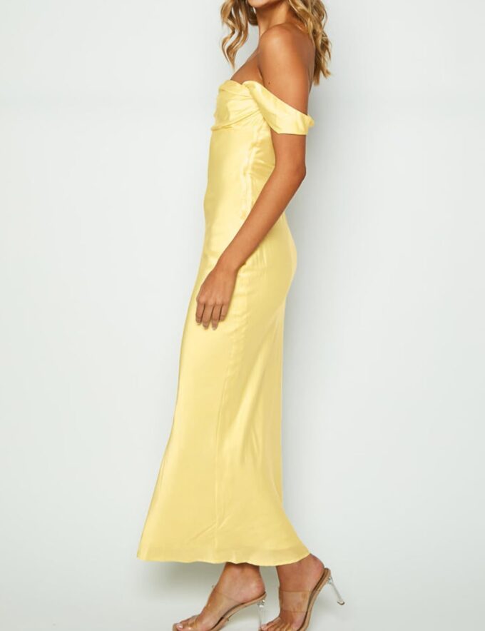 Realtix Elegant Satin Off The Shoulder Ruched Backless Maxi Dress for Women Strapless Tube Sleeveless Bridesmaid Dresses – Bild 5