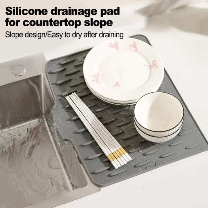 Silikon-Abtropfmatte, Arbeitsplattenschutz mit effektiver Wasserumleitung und rutschfestem Design – Bild 2