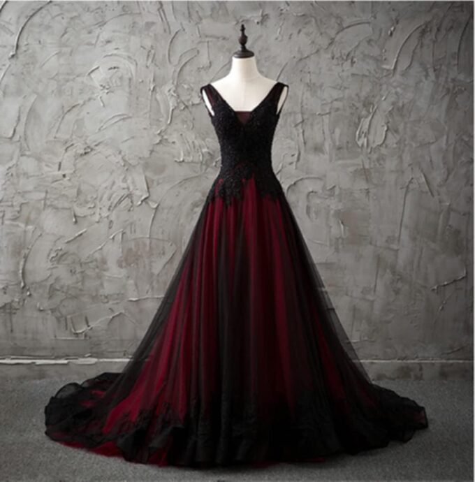 NaTengs Damen Applikation Gothic Brautkleid V-Ausschnitt A-Linie Brautkleid mit Schleppe – Bild 2