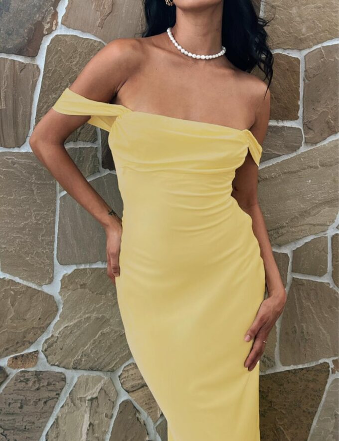 Realtix Elegant Satin Off The Shoulder Ruched Backless Maxi Dress for Women Strapless Tube Sleeveless Bridesmaid Dresses – Bild 3