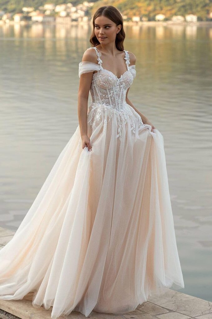 Beyonddress Damen Tüll Brautkleid Elegant Hochzeitskleider mit Spitze Lang Glitzer V-Ausschnitt Trauung Kleid Ärmellos – Bild 2