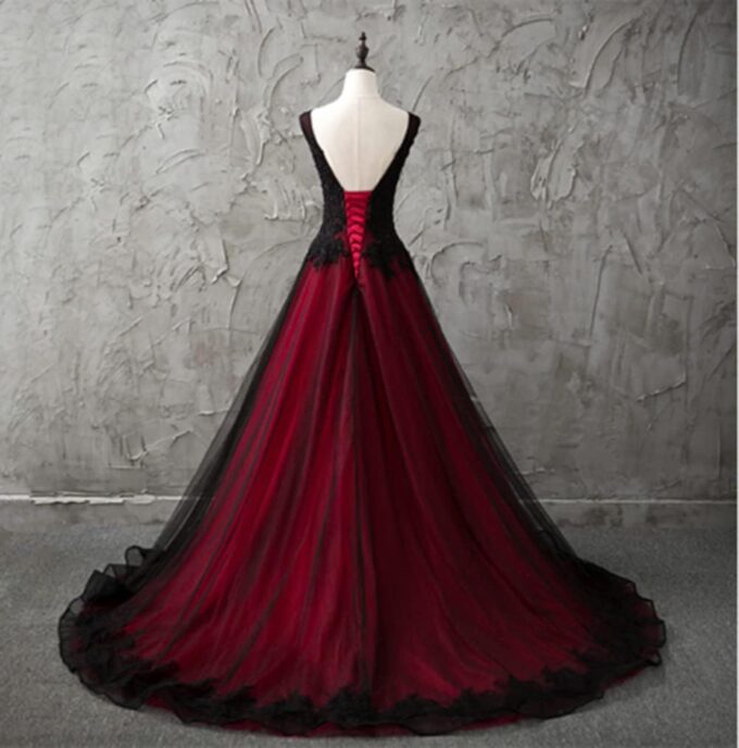 NaTengs Damen Applikation Gothic Brautkleid V-Ausschnitt A-Linie Brautkleid mit Schleppe – Bild 3