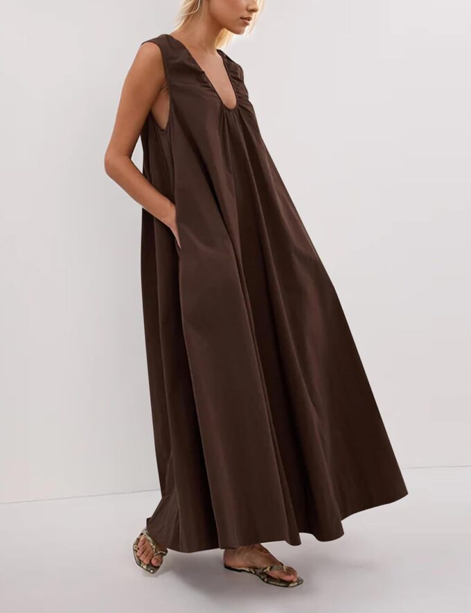 MISSACTIVER Women's Sleeveless Maxi Dress Scoop Neck Ruched Long Dress with Side Pockets Wide Shoulder Elegant Blouse Dresses Brown – Bild 2