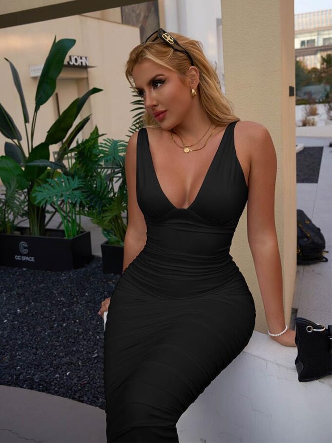 BEAGIMEG Women's Sexy Ruched Sleeveless Deep V Elegant Cocktail Evening Party Maxi Dress – Bild 7