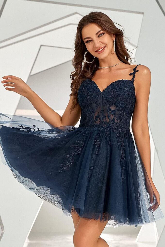 QSICO Damen Abendkleider Kurz Spitzenapplikationen Homecoming Kleider Illusion Blumen Cocktailkleider für Teenager – Bild 2