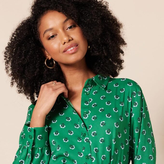Amazon Essentials Damen Langärmliges Midi-Hemdkleid aus Georgette – Bild 3