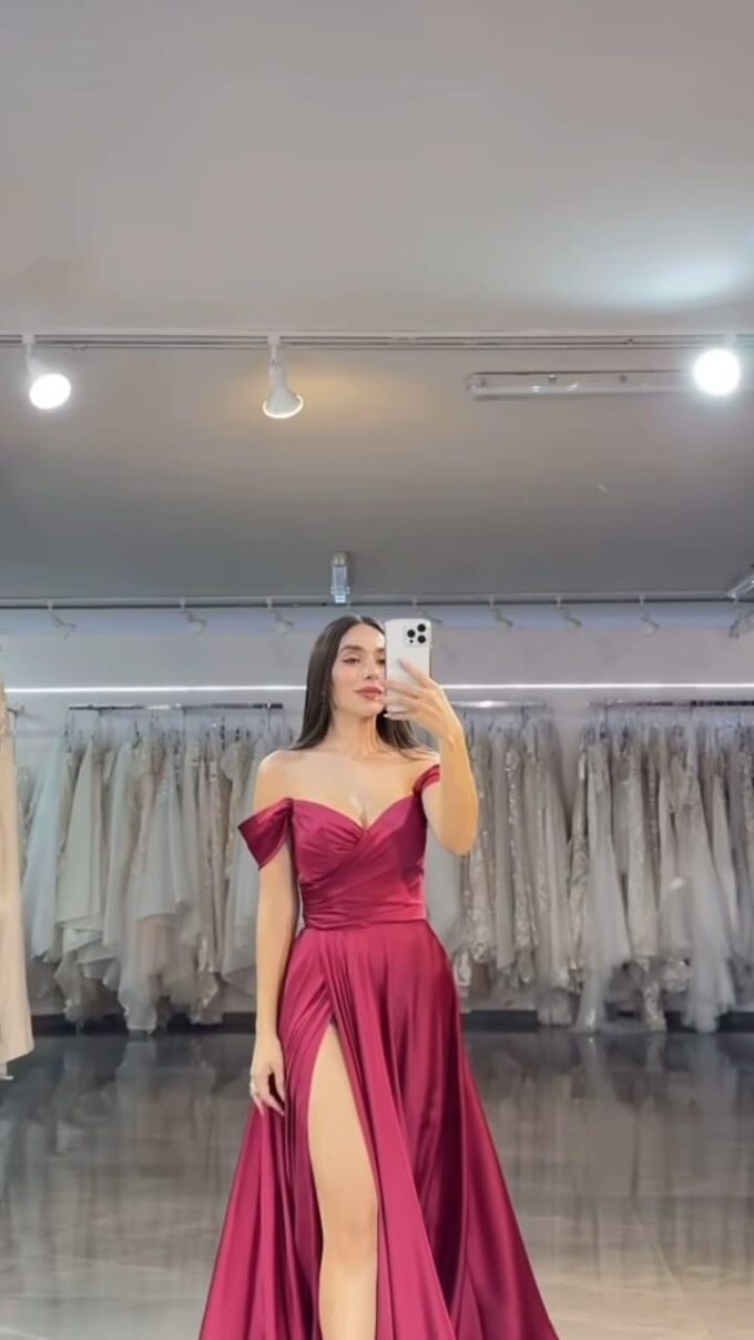 Women's Off The Shoulder Bridesmaid Dresses with Slit Satin Formal Gowns Long Prom Evening Party Dress with Pockets – Bild 8