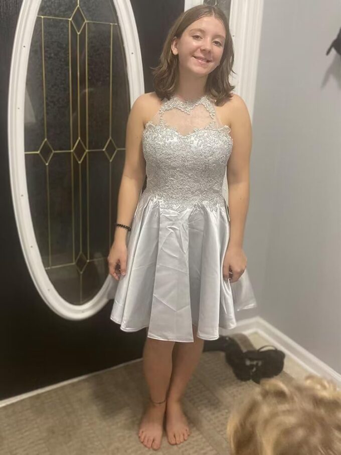Tvuyet Lace-Applique Short Homecoming Dresses for Women with Pockets Satin Beaded Prom Cocktail Dress for Teens – Bild 4