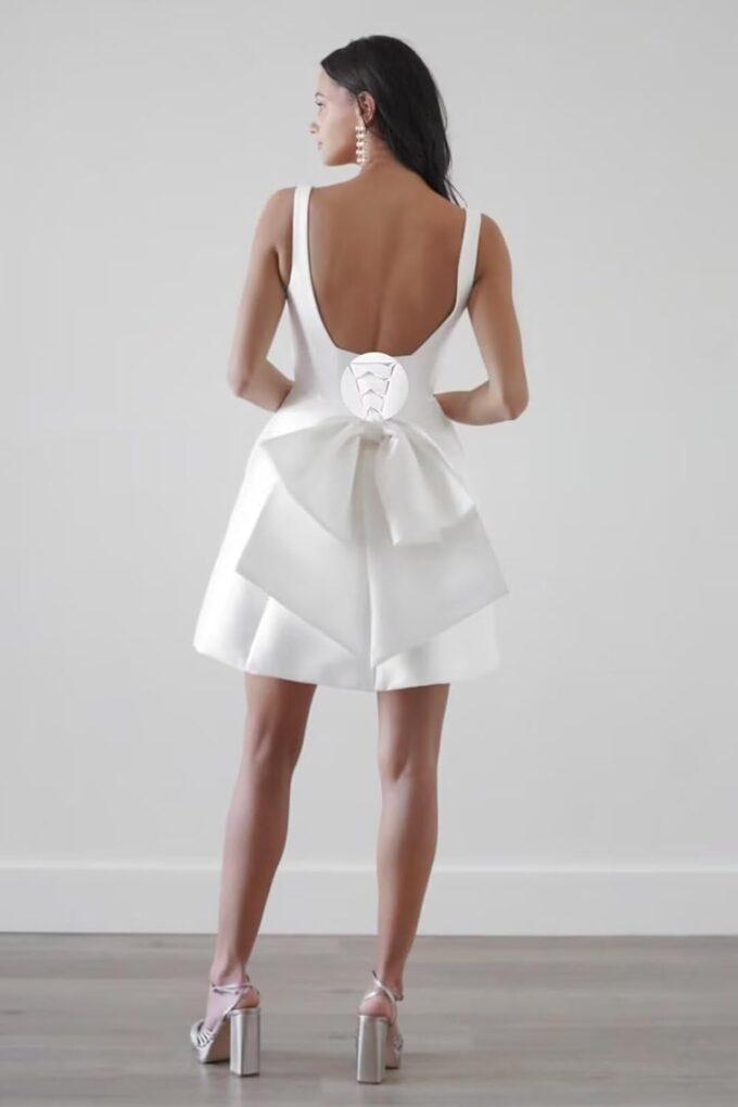 Women's Short Homecoming Dresses Sqaure Neck Satin Wedding Party Mini Cocktail Gowns with Bow Back – Bild 4