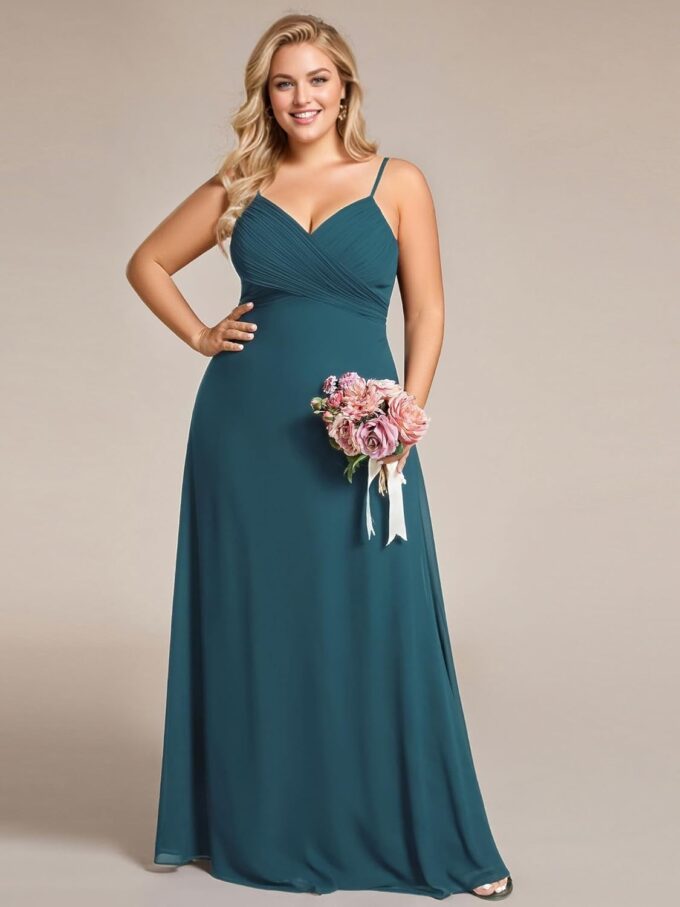 Ever-Pretty Plus Women's Summer Sexy Spaghetti Straps Cowl Back V Neck Ruched Plus Size Bridesmaid Dress – Bild 2
