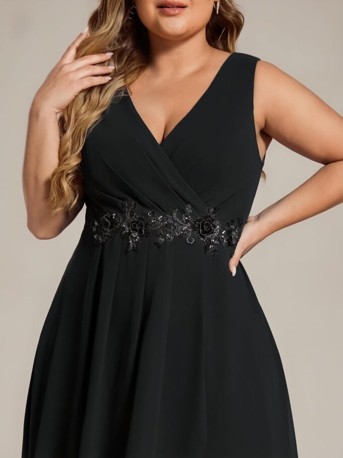 Ever-Pretty Plus Women's V Neck Applique Chiffon Pleated Sleeveless Midi Plus Size Cocktail Party Dresses – Bild 5