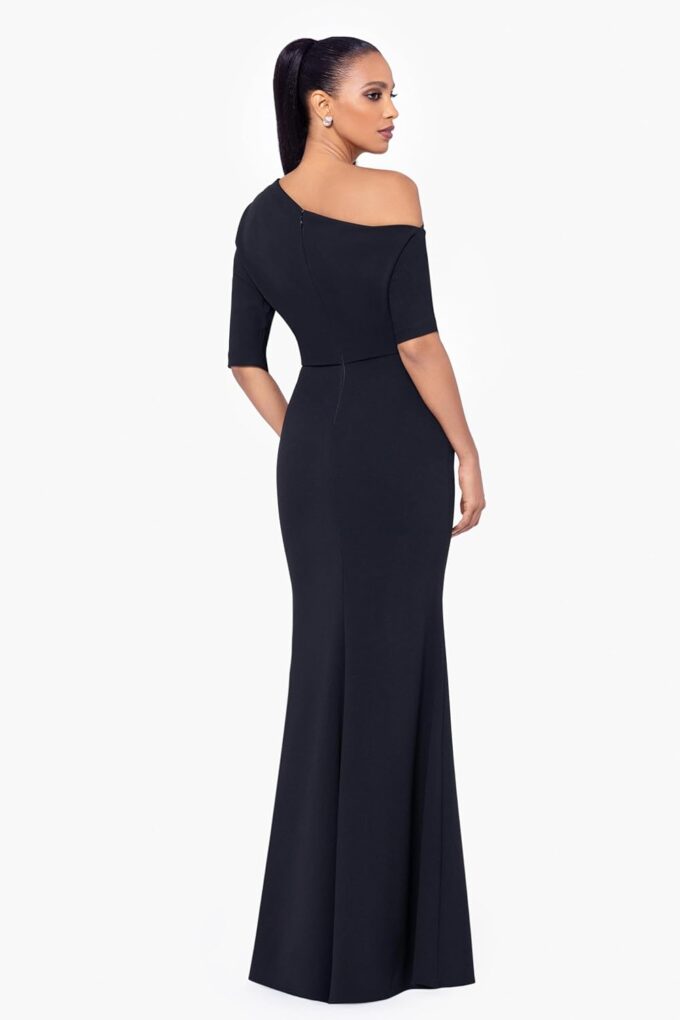 Betsy & Adam Women's Long One Sleeve Off Shoulder Scuba Crepe Sheath Gown – Bild 3