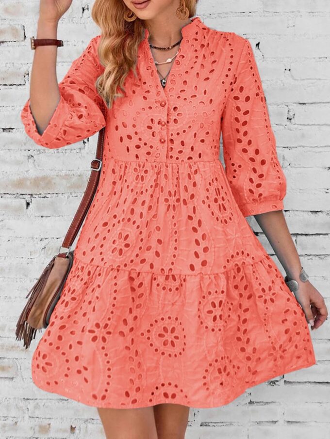 utcoco Women's 2025 Eyelet Lace Midi Dress V Neck Puff 3/4 Sleeve Button Tiered Sexy A Line Sun Dress – Bild 4