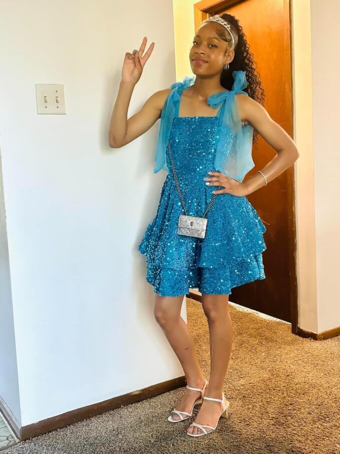 RSOETOO Sparkly Sequin Homecoming Dresses 2025 Tiered Bow Short Prom Dress Cocktail Party Gowns RO257 – Bild 3