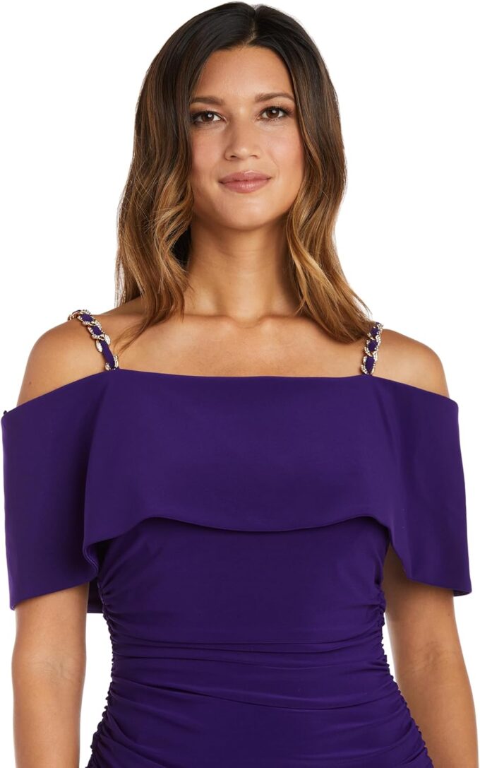 R&M Richards Off The Shoulder Rached Rhinestone Chain Detail Mini Dress – Bild 2