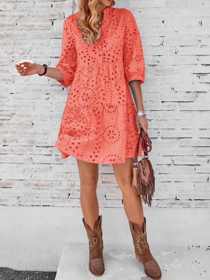 utcoco Women's 2025 Eyelet Lace Midi Dress V Neck Puff 3/4 Sleeve Button Tiered Sexy A Line Sun Dress – Bild 5