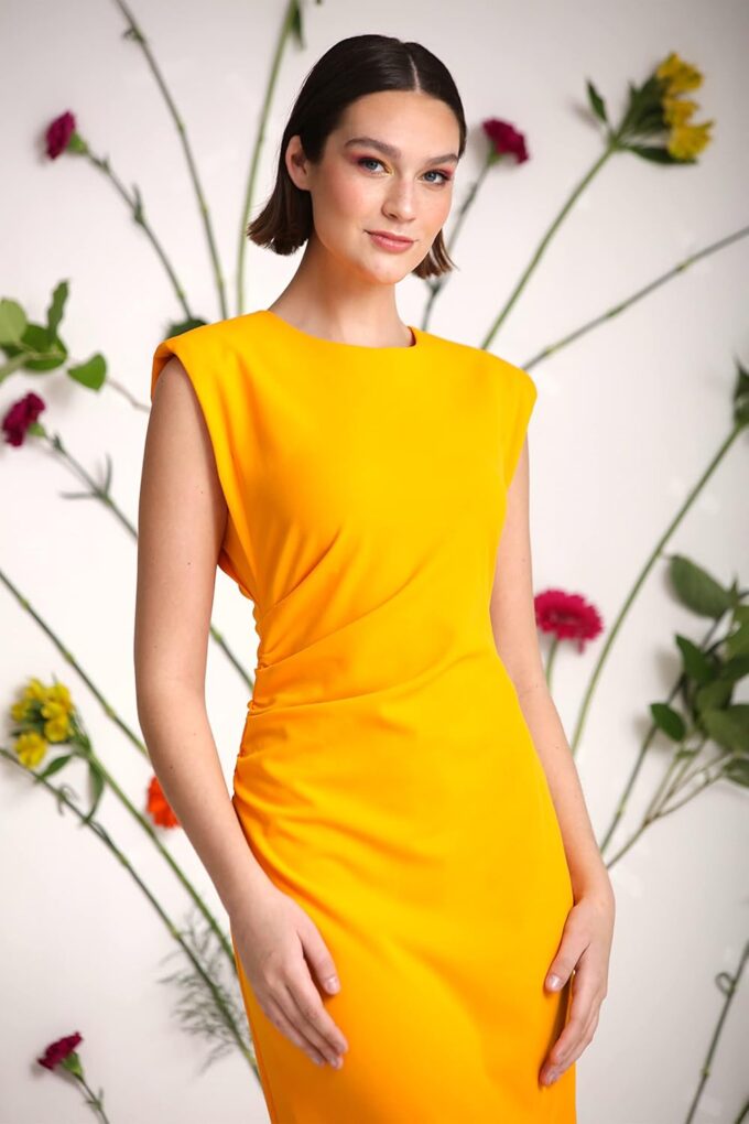 Donna Morgan Damen Kleider Schlankes und anspruchsvolles Kreppkleid mit schmeichelhaftem Rüschen an der Seitennaht – Bild 4