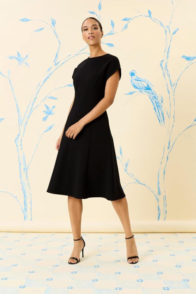 Maggy London Women's Classic Crew Neck Short Sleeve Midi-Special Occasion Fitted A-line Wedding Guest Wear to Work Dress – Bild 4