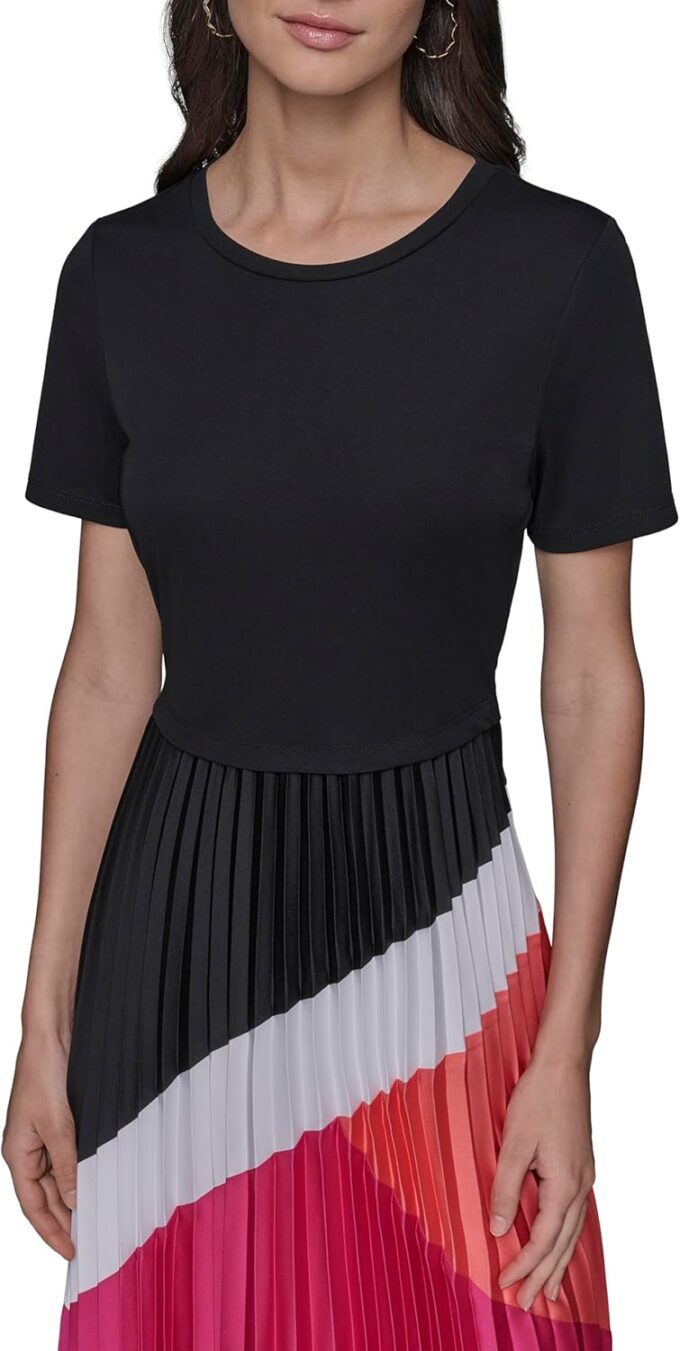 KARL LAGERFELD Women's Scoop Neck Short Sleeve Soft T-Shirt – Bild 7