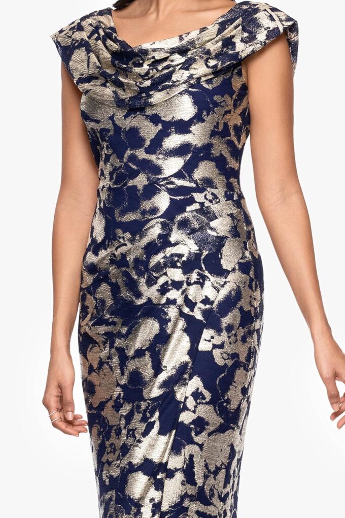 Betsy & Adam Women's Floor-Length, Cap Sleeve, Metallic Brocade, with Draped Neckline – Bild 4