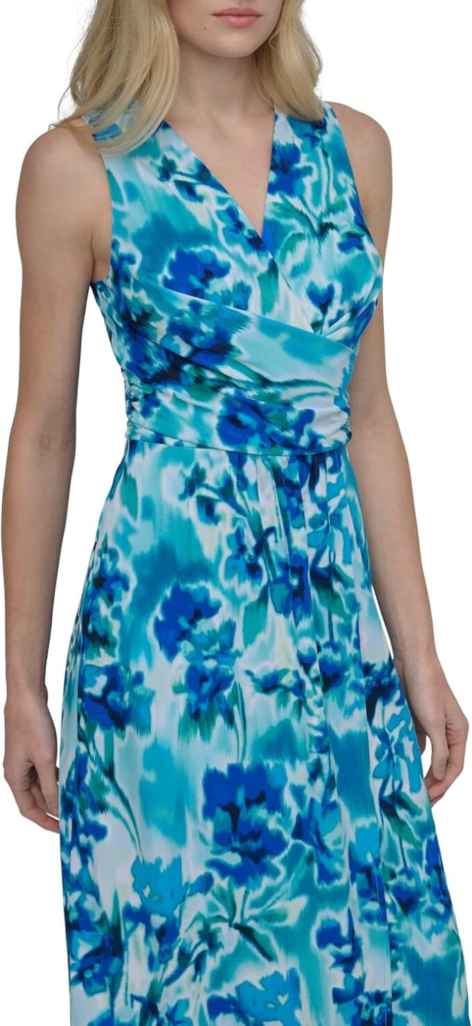 DKNY Women's Sleeveless Surplice Neck Side Ruching Midi Dress – Bild 2