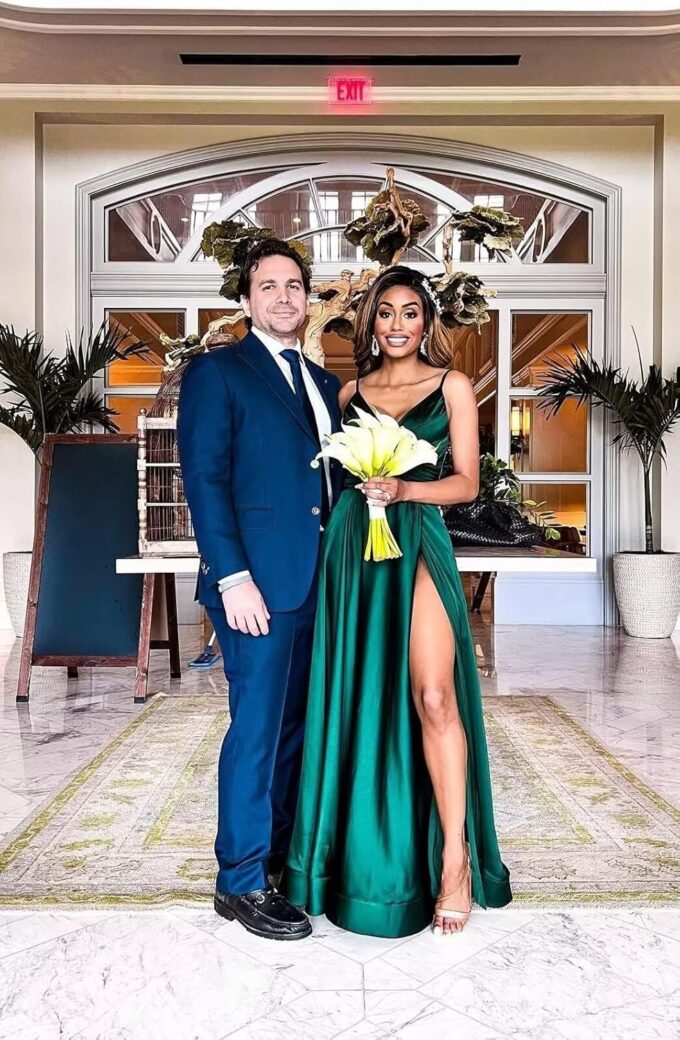 Women's Spaghetti Strap Satin Prom Dresses with Slit Long Ball Gown Sleeveless V-Neck Formal Evening Dresses – Bild 5