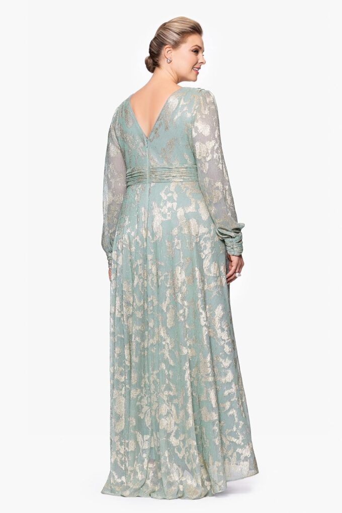 Betsy & Adam Women's Floor-Length, Long-Sleeve, Metallic Floral Pattern, with Ruched Waist and Flowy Silhouette – Bild 3