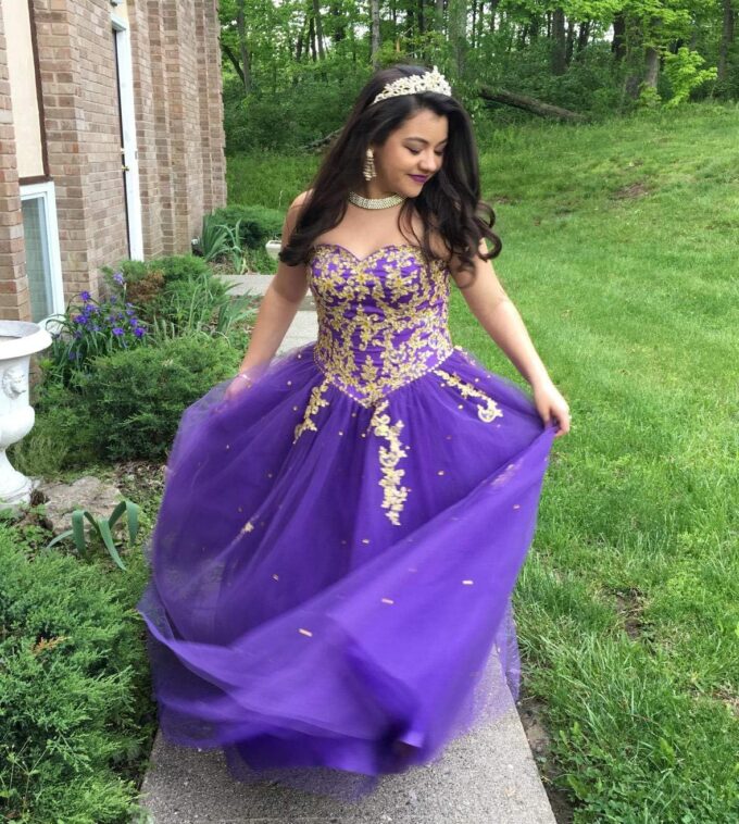 QXMYOO Ball Gown Sweet 16 Dress Quinceanera Formal Long Prom Dresses with Gold Applique – Bild 4