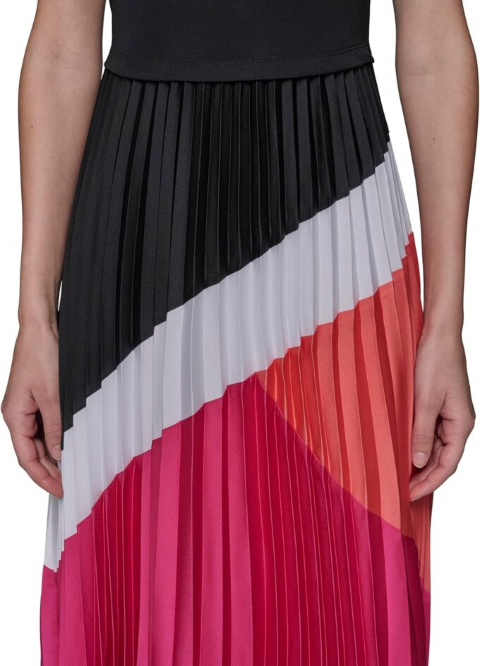 KARL LAGERFELD Women's Scoop Neck Short Sleeve Soft T-Shirt – Bild 6