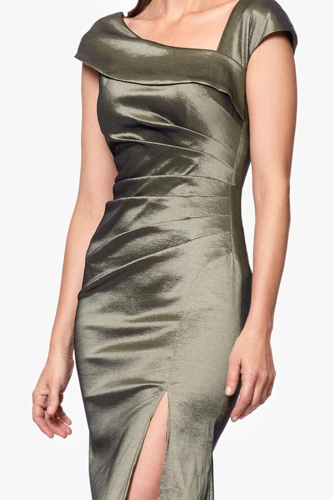 Xscape Women's Sleeveless Asymmetrical Taffeta Neck Gown with Side Slit – Bild 5