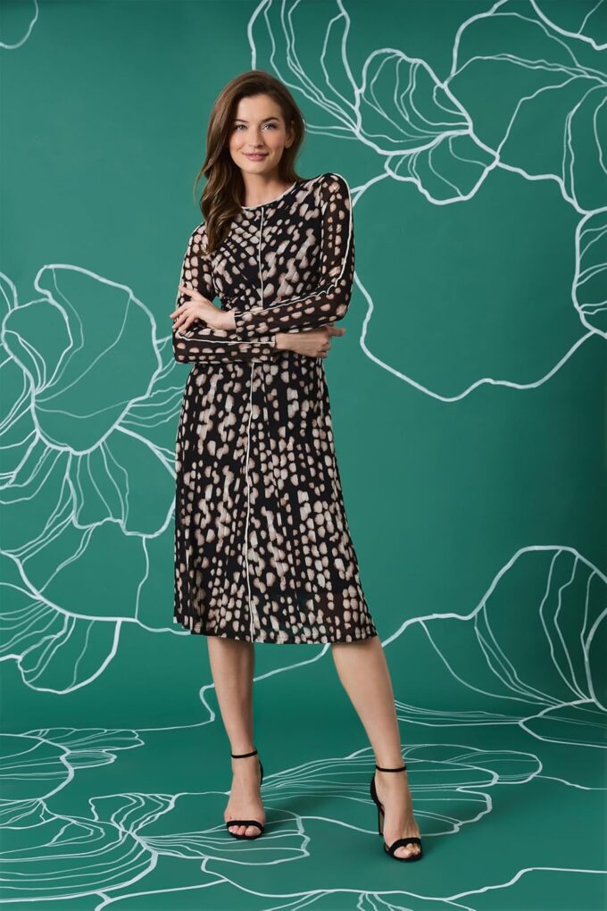 Maggy London Women's Long Sleeve A-line Dress – Bild 4
