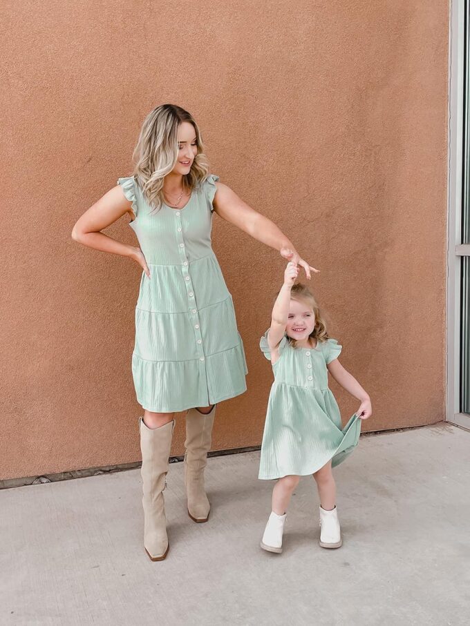 IFFEI Matching Family Dresses Cotton Ruffle Decor Mommy and Me Matching Dress – Bild 4