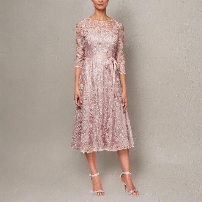 Alex Evenings Women's Tea Length Embroidered Cocktail Dress with Illusion Sleeves, Wedding Guest (Petite and Regular Sizes) – Bild 3